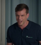 Emily_in_Paris_S02E07_WEBRip_x264-ION10_1700.jpg