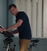 Emily_in_Paris_S02E07_WEBRip_x264-ION10_1748.jpg