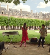 Emily_in_Paris_S02E07_WEBRip_x264-ION10_1820.jpg