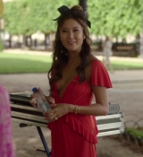 Emily_in_Paris_S02E07_WEBRip_x264-ION10_1850.jpg