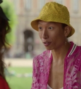 Emily_in_Paris_S02E07_WEBRip_x264-ION10_1878.jpg