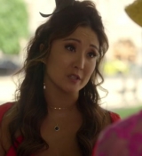 Emily_in_Paris_S02E07_WEBRip_x264-ION10_1916.jpg