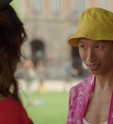 Emily_in_Paris_S02E07_WEBRip_x264-ION10_1922.jpg
