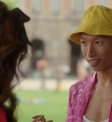 Emily_in_Paris_S02E07_WEBRip_x264-ION10_1924.jpg