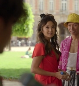 Emily_in_Paris_S02E07_WEBRip_x264-ION10_1935.jpg