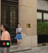 Emily_in_Paris_S02E07_WEBRip_x264-ION10_1953.jpg