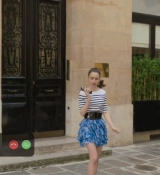 Emily_in_Paris_S02E07_WEBRip_x264-ION10_1956.jpg