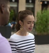 Emily_in_Paris_S02E07_WEBRip_x264-ION10_2033.jpg
