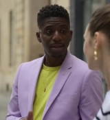 Emily_in_Paris_S02E07_WEBRip_x264-ION10_2042.jpg