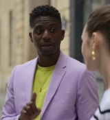 Emily_in_Paris_S02E07_WEBRip_x264-ION10_2046.jpg