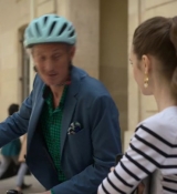 Emily_in_Paris_S02E07_WEBRip_x264-ION10_2064.jpg