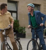 Emily_in_Paris_S02E07_WEBRip_x264-ION10_2078.jpg