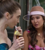 Emily_in_Paris_S02E07_WEBRip_x264-ION10_2118.jpg