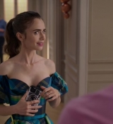 Emily_in_Paris_S02E07_WEBRip_x264-ION10_2349.jpg