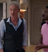 Emily_in_Paris_S02E07_WEBRip_x264-ION10_2357.jpg
