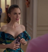 Emily_in_Paris_S02E07_WEBRip_x264-ION10_2360.jpg