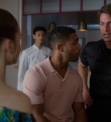 Emily_in_Paris_S02E07_WEBRip_x264-ION10_2413.jpg