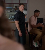 Emily_in_Paris_S02E07_WEBRip_x264-ION10_2499.jpg