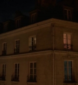 Emily_in_Paris_S02E08_WEBRip_x264-ION10_0235.jpg