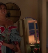 Emily_in_Paris_S02E08_WEBRip_x264-ION10_0276.jpg