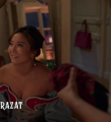 Emily_in_Paris_S02E08_WEBRip_x264-ION10_0279.jpg