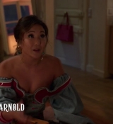 Emily_in_Paris_S02E08_WEBRip_x264-ION10_0289.jpg