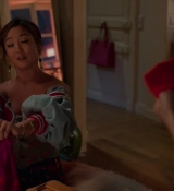 Emily_in_Paris_S02E08_WEBRip_x264-ION10_0299.jpg