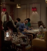 Emily_in_Paris_S02E08_WEBRip_x264-ION10_0446.jpg