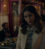Emily_in_Paris_S02E08_WEBRip_x264-ION10_0753.jpg