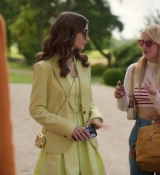Emily_in_Paris_S02E08_WEBRip_x264-ION10_0885.jpg