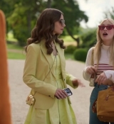 Emily_in_Paris_S02E08_WEBRip_x264-ION10_0886.jpg