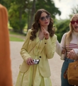 Emily_in_Paris_S02E08_WEBRip_x264-ION10_0889.jpg