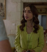 Emily_in_Paris_S02E08_WEBRip_x264-ION10_0940.jpg