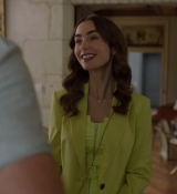 Emily_in_Paris_S02E08_WEBRip_x264-ION10_0955.jpg