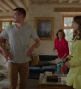 Emily_in_Paris_S02E08_WEBRip_x264-ION10_0961.jpg