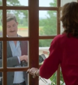 Emily_in_Paris_S02E08_WEBRip_x264-ION10_0967.jpg