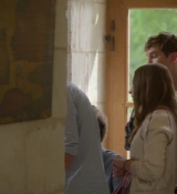 Emily_in_Paris_S02E08_WEBRip_x264-ION10_1014.jpg