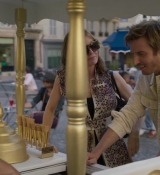 Emily_in_Paris_S02E08_WEBRip_x264-ION10_1039.jpg