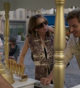 Emily_in_Paris_S02E08_WEBRip_x264-ION10_1040.jpg