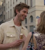 Emily_in_Paris_S02E08_WEBRip_x264-ION10_1150.jpg