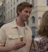 Emily_in_Paris_S02E08_WEBRip_x264-ION10_1152.jpg