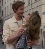 Emily_in_Paris_S02E08_WEBRip_x264-ION10_1168.jpg