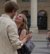Emily_in_Paris_S02E08_WEBRip_x264-ION10_1171.jpg