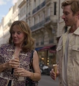 Emily_in_Paris_S02E08_WEBRip_x264-ION10_1249.jpg
