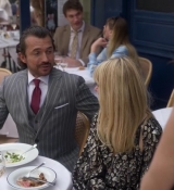 Emily_in_Paris_S02E08_WEBRip_x264-ION10_1302.jpg