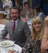 Emily_in_Paris_S02E08_WEBRip_x264-ION10_1316.jpg