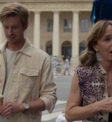 Emily_in_Paris_S02E08_WEBRip_x264-ION10_1327.jpg