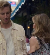 Emily_in_Paris_S02E08_WEBRip_x264-ION10_1398.jpg