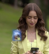 Emily_in_Paris_S02E08_WEBRip_x264-ION10_1431.jpg
