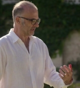 Emily_in_Paris_S02E08_WEBRip_x264-ION10_1589.jpg